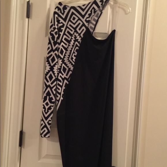 Dresses & Skirts - Body Hugging, One Shoulder Dress